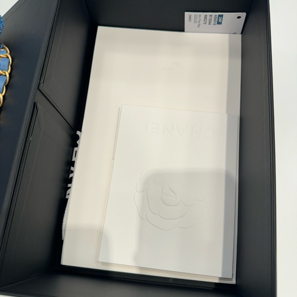 Brand New Chanel Mini Flap bag - Picture 8 of 9